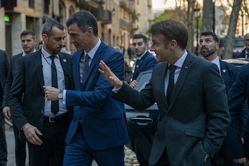 19/01/2023 El presidente de España, Pedro Sánchez, y el presidente de Francia, Emmanuel Macron (d), llegan al Museo Picasso, a 19 de enero de 2023, en Barcelona, Cataluña (España). El museo Picasso de Barcelona es el centro de referencia para el conocimiento de los años de formación de Pablo Picasso. El genio del joven artista se revela a través de las 4.251 obras que componen la colección permanente. Inaugurado en 1963, el Museu Picasso revela asimismo su vínculo con Barcelona: un vínculo forjado en su adolescencia y juventud, y que se prolongó hasta su muerte.
POLITICA
Lorena Sopêna - Europa Press