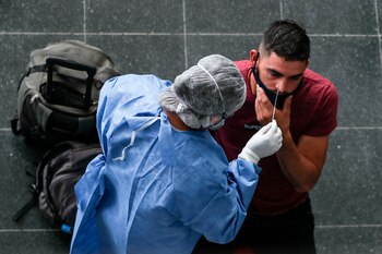 Una persona realiza una prueba