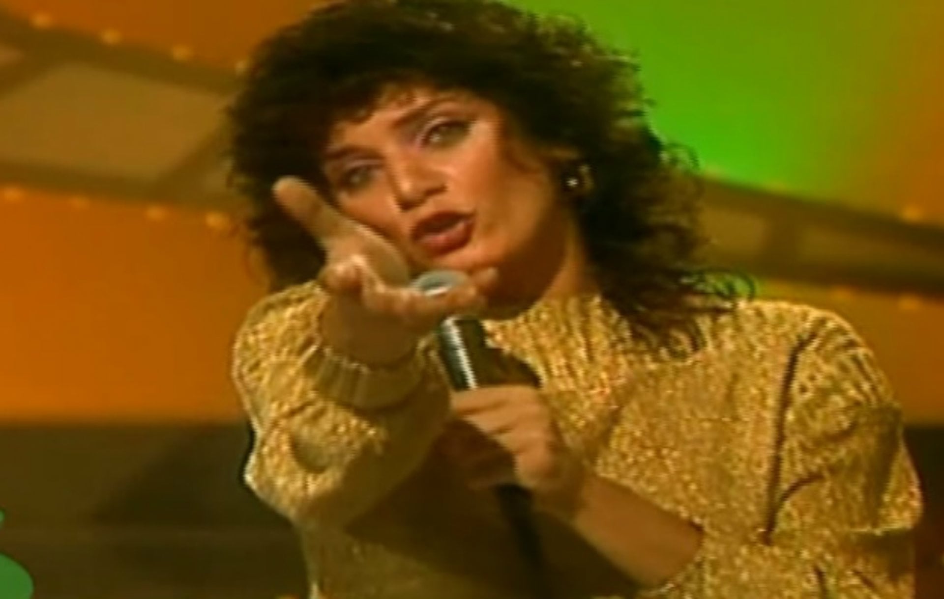 Denisse de Kalafe dio a conocer su más famoso tema en los años 80 (Captura YouTube)
