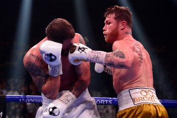 Canelo Álvarez derrotó a Caleb