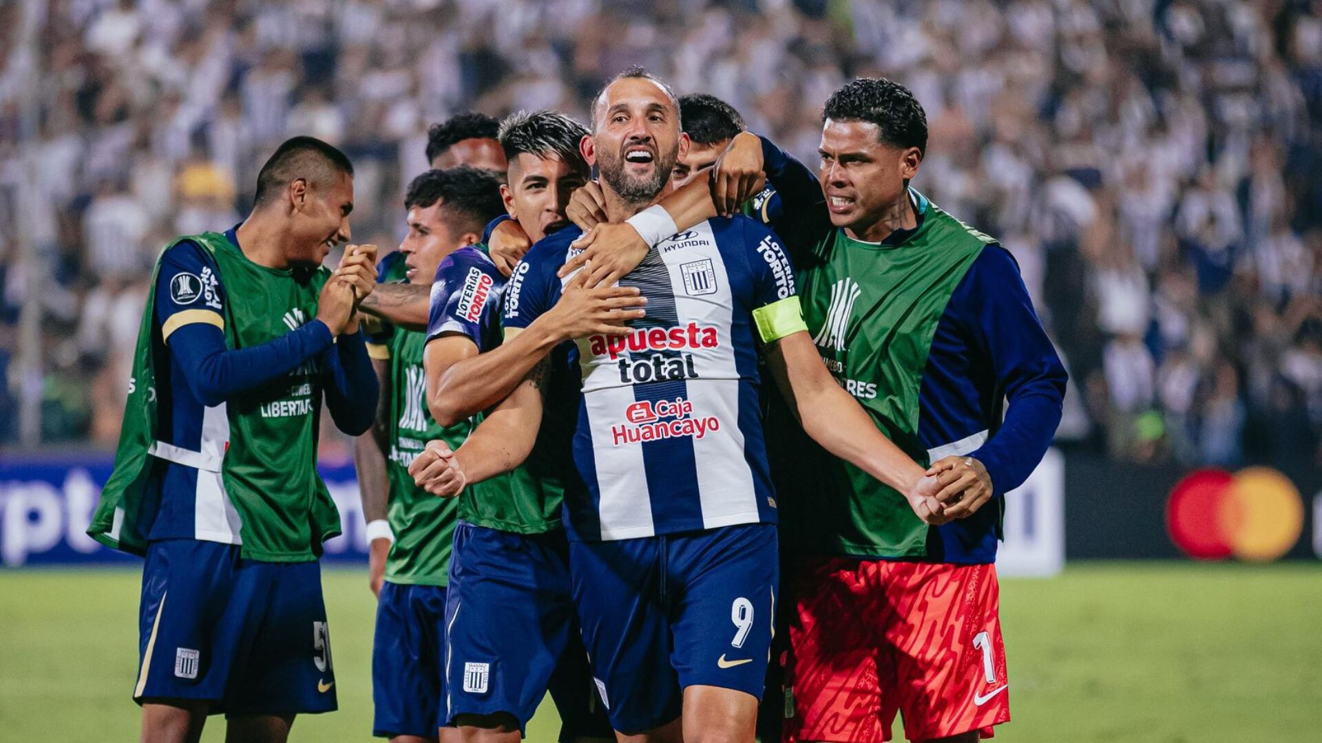 Alianza Lima buscará ganar a Alianza Universidad para no alejarse del primer lugar del Torneo Apertura. Crédito: Prensa AL