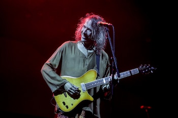 Robe Iniesta en un concierto