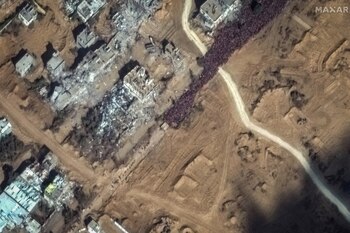 Un grupo de gente que