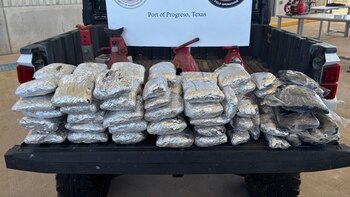 Detienen en la frontera a