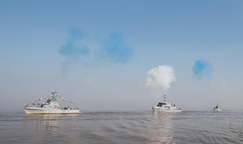 La Armada Argentina conmemoró el bicentenario del Combate Naval de Los Pozos en el Río de la Plata