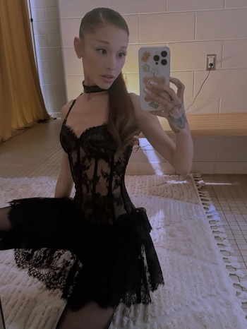 Jameela Jamil aseguró que el contenido de Ariana Grande puede afectar a las adolescentes. (Instagram)