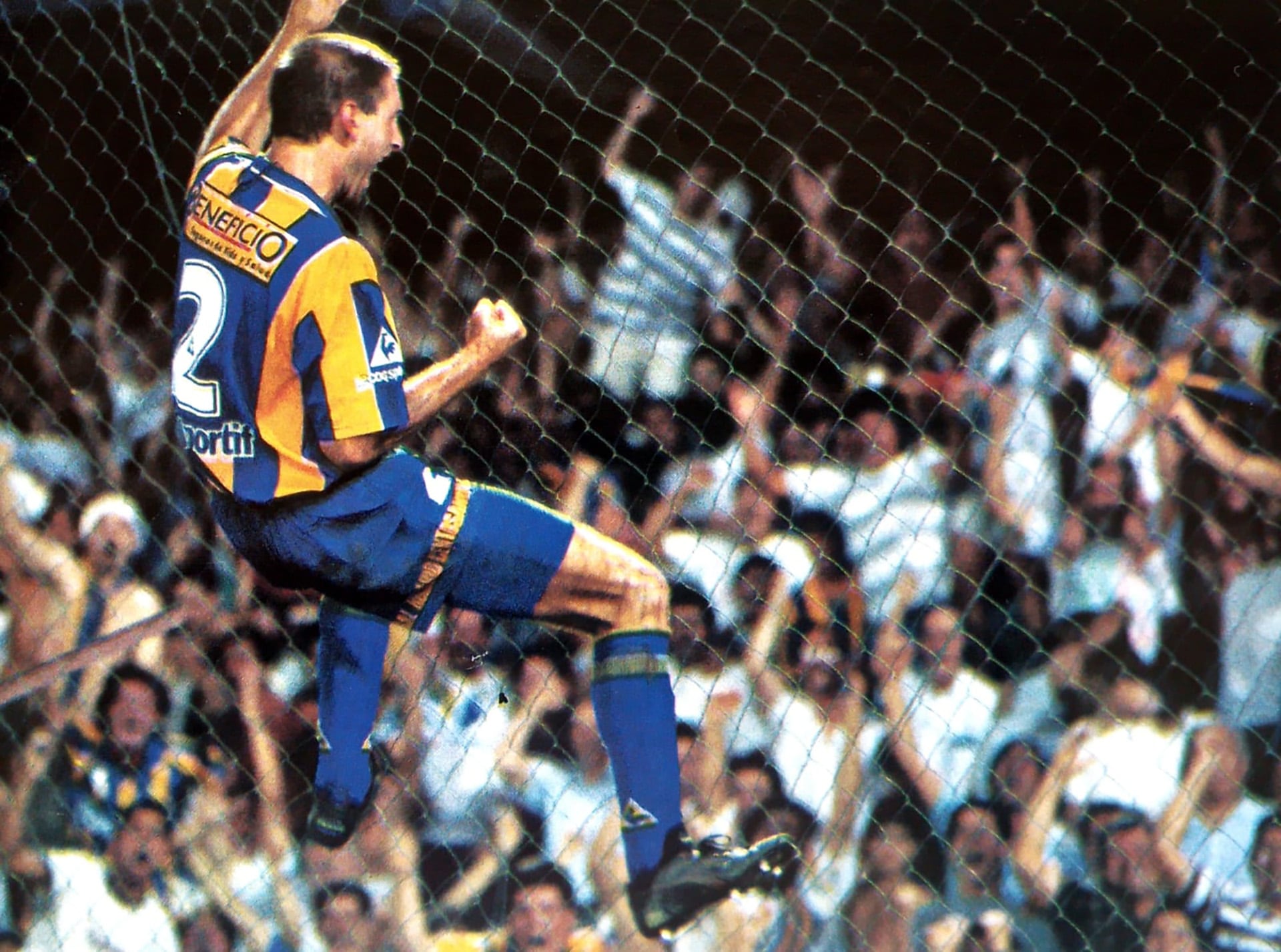 La histórica foto de Horacio Carbonari festejando su gol que marcó el 4-0