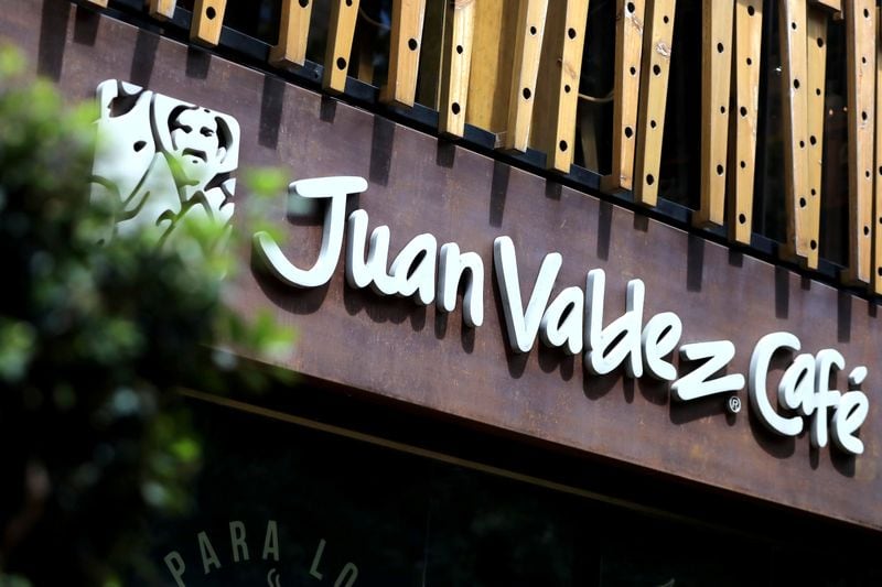 Juan Valdez es un personaje creado en 1959 por la Federación Nacional de Cafeteros de Colombia para representar a los productores de café del país y promover el café colombiano en los mercados internacionales - crédito Luisa González/Reuters