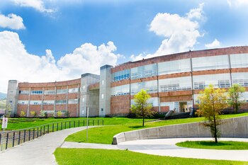 La cede en Michoacán imparte