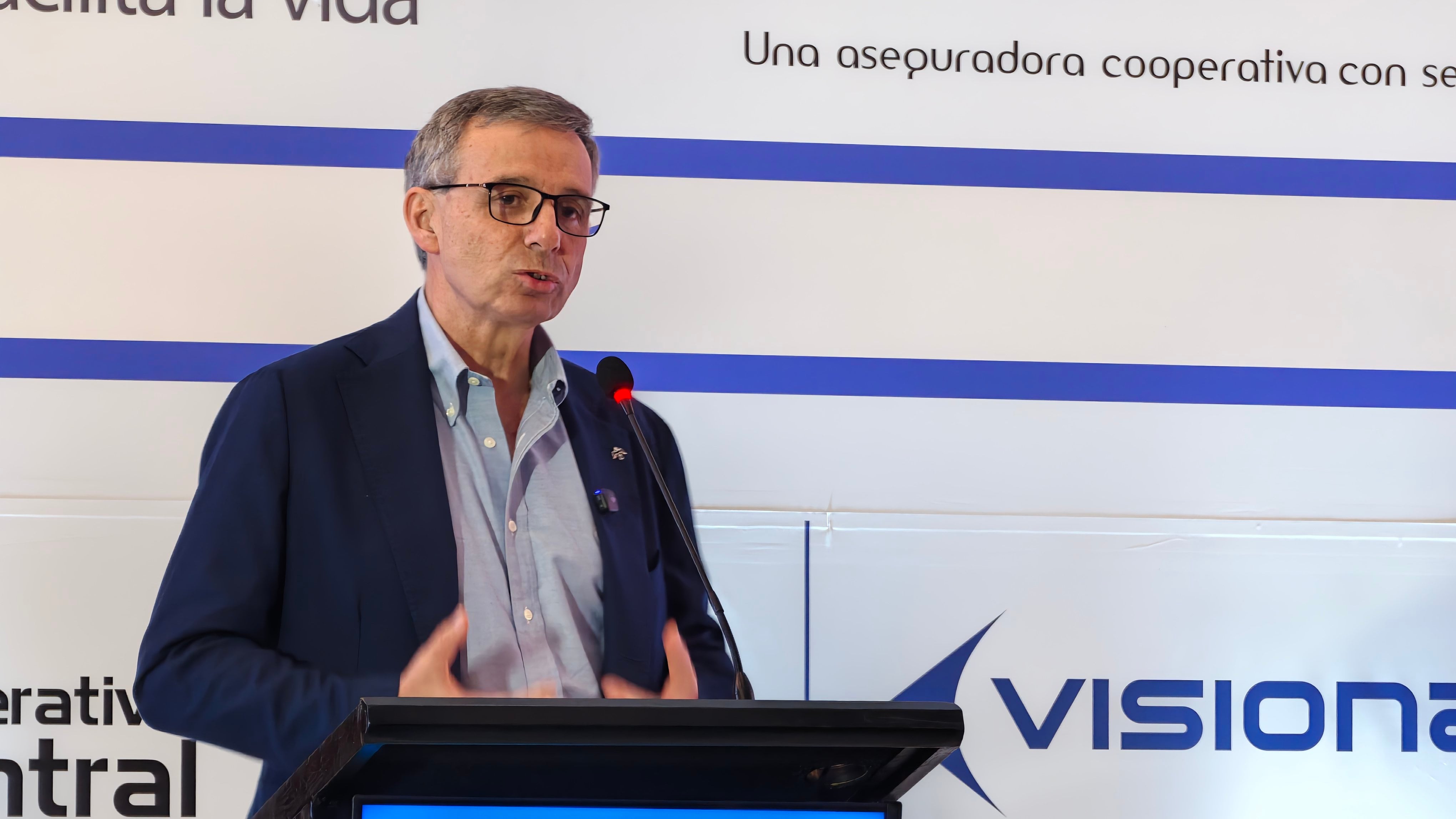 Miguel Gómez advirtió que la deuda podría llegar al 82 % del PIB si no hay ajuste fiscal. El plan incluye recortes, nuevos ingresos y reforma del Estado - crédito Confecoop