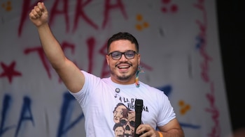 Él es Hernán Muriel, el congresista electo del Pacto Histórico que habría liderado manifestación para pintar mural cerca de la casa de Álvaro Uribe