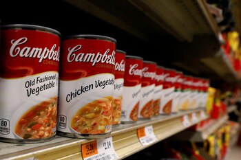 La demanda por SpaghettiOs reclama al menos USD 75.000 por daños y perjuicios por presunta negligencia y violación de una ley federal de seguridad alimentaria (REUTERS/Brendan McDermid).