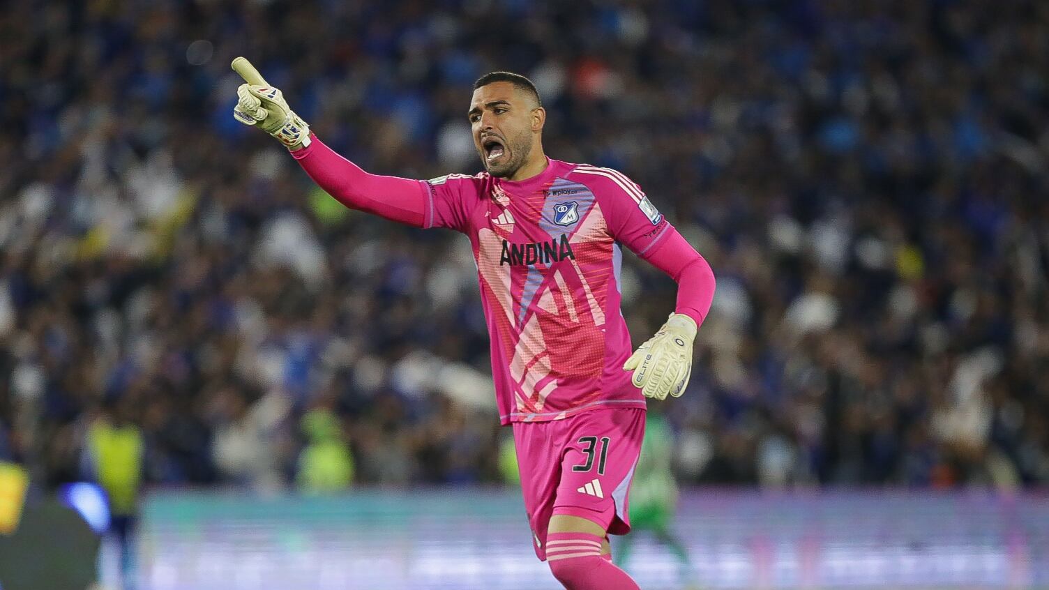 Álvaro Montero empezó a cumplir su sanción de dos fechas por el comité disciplinario de la Dimayor, que fue en la cuarta fecha de las cuadrangulares - crédito Colprensa