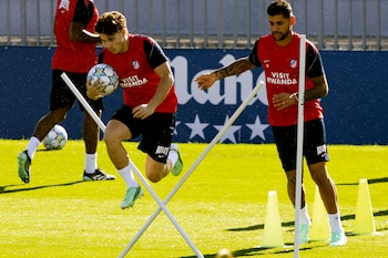 Atlético Madrid quiere sumar de a tres (Efe)