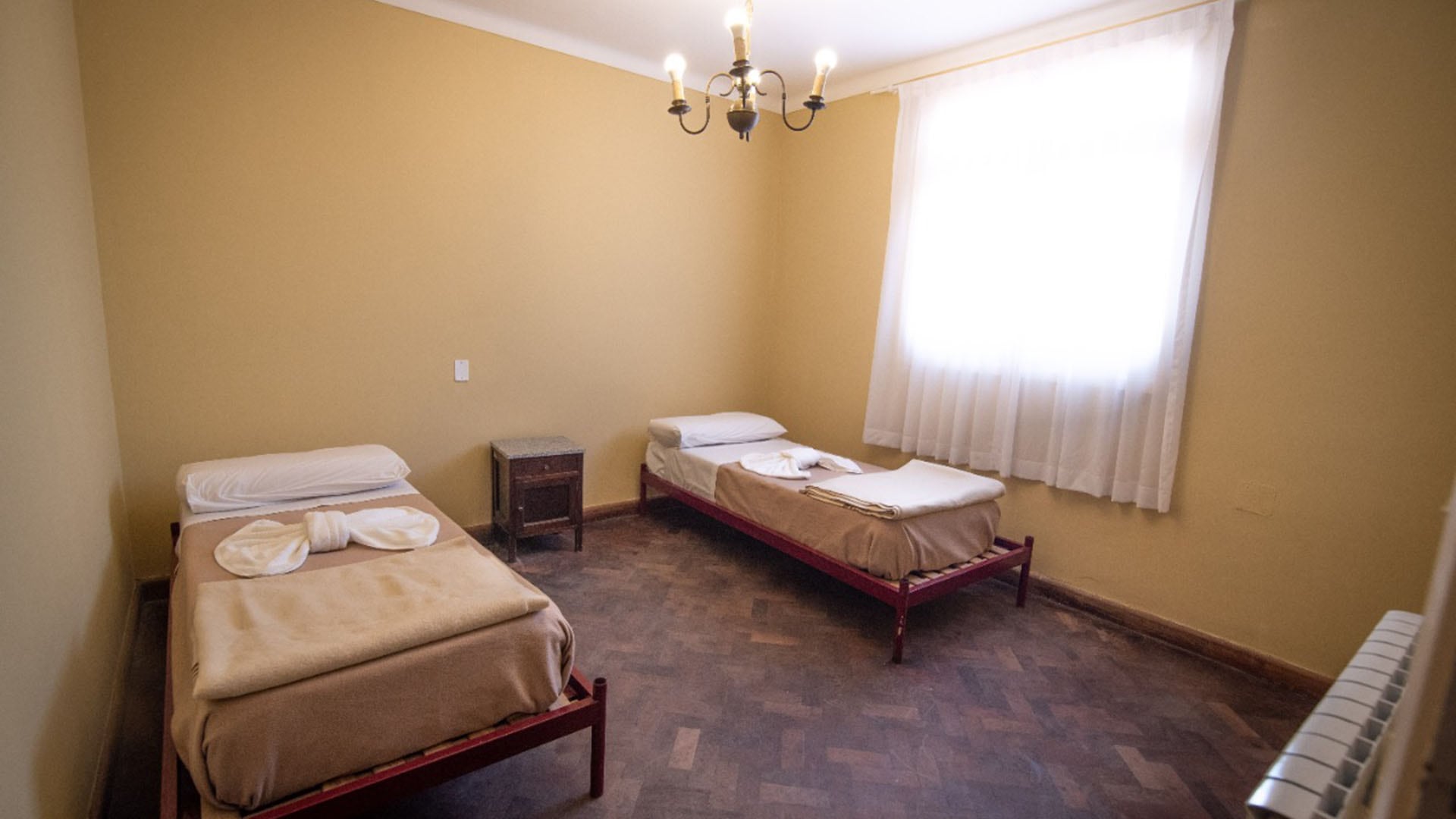 Así es una de las habitaciones del complejo turístico en Chapadmalal