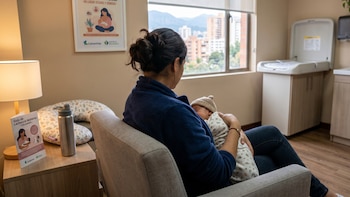 Las secretarías de salud tendrán a cargo la inspección, registro y verificación de las salas de lactancia en todo el país- crédito VisualesIA