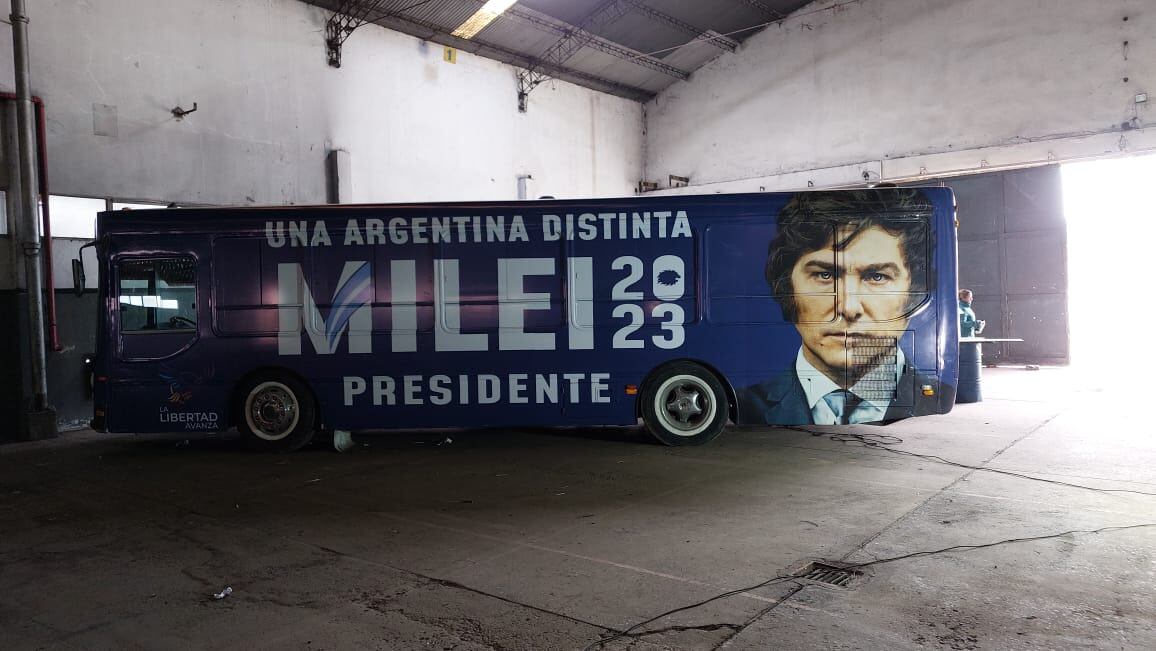 El motorhome de la campaña de Milei en el 2023