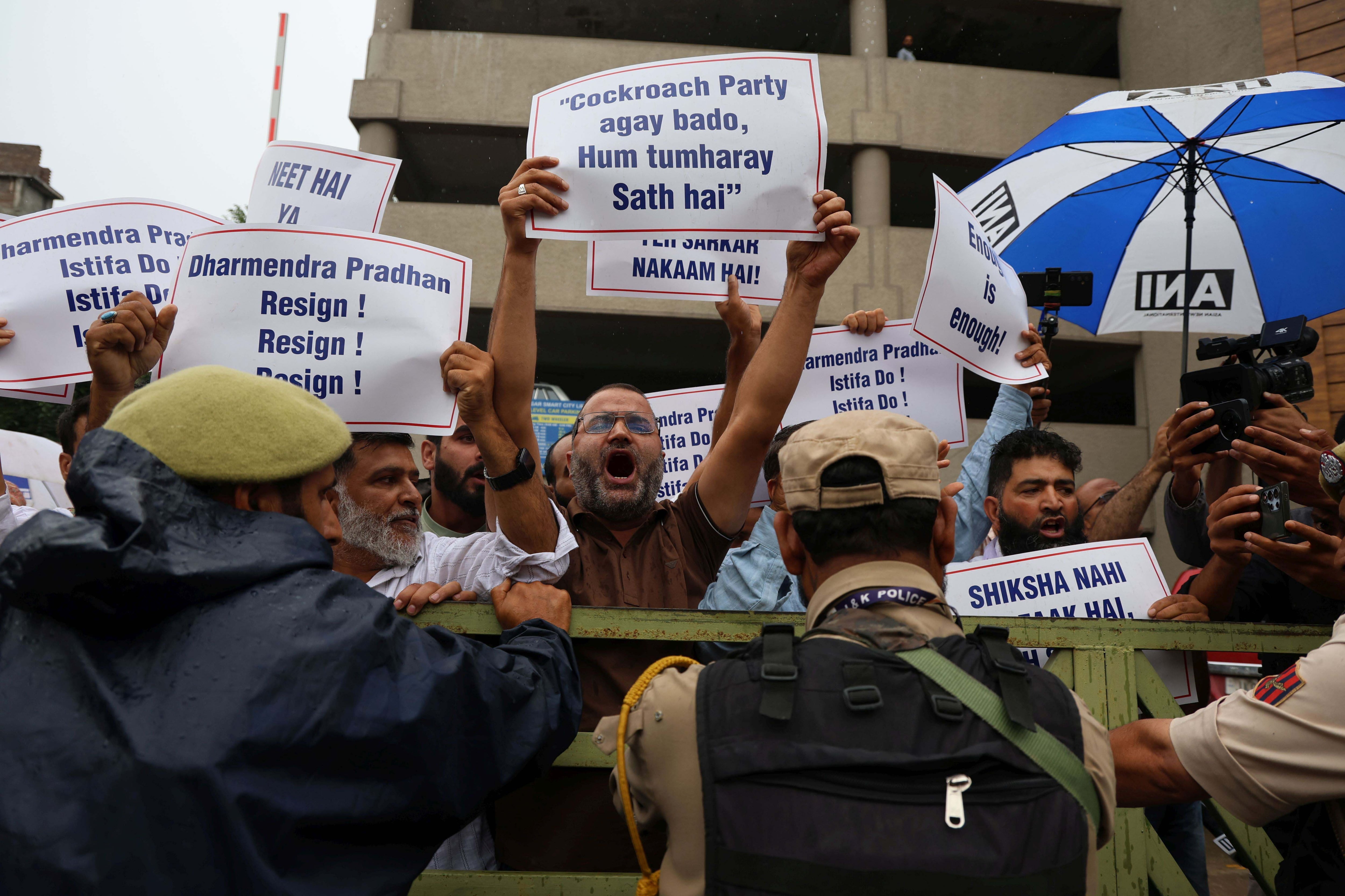 El Movimiento de “las cucarachas” anunció el fin de las protestas en India tras la dimisión del ministro de Educación