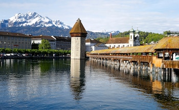 El Kapellbrücke de Lucerna es