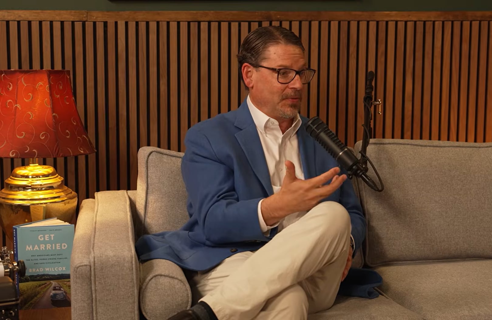 Brad Wilcox cruzó datos de bienestar personal con proyecciones económicas para trazar un panorama inédito sobre el matrimonio y la soltería en Estados Unidos (Pódcast
