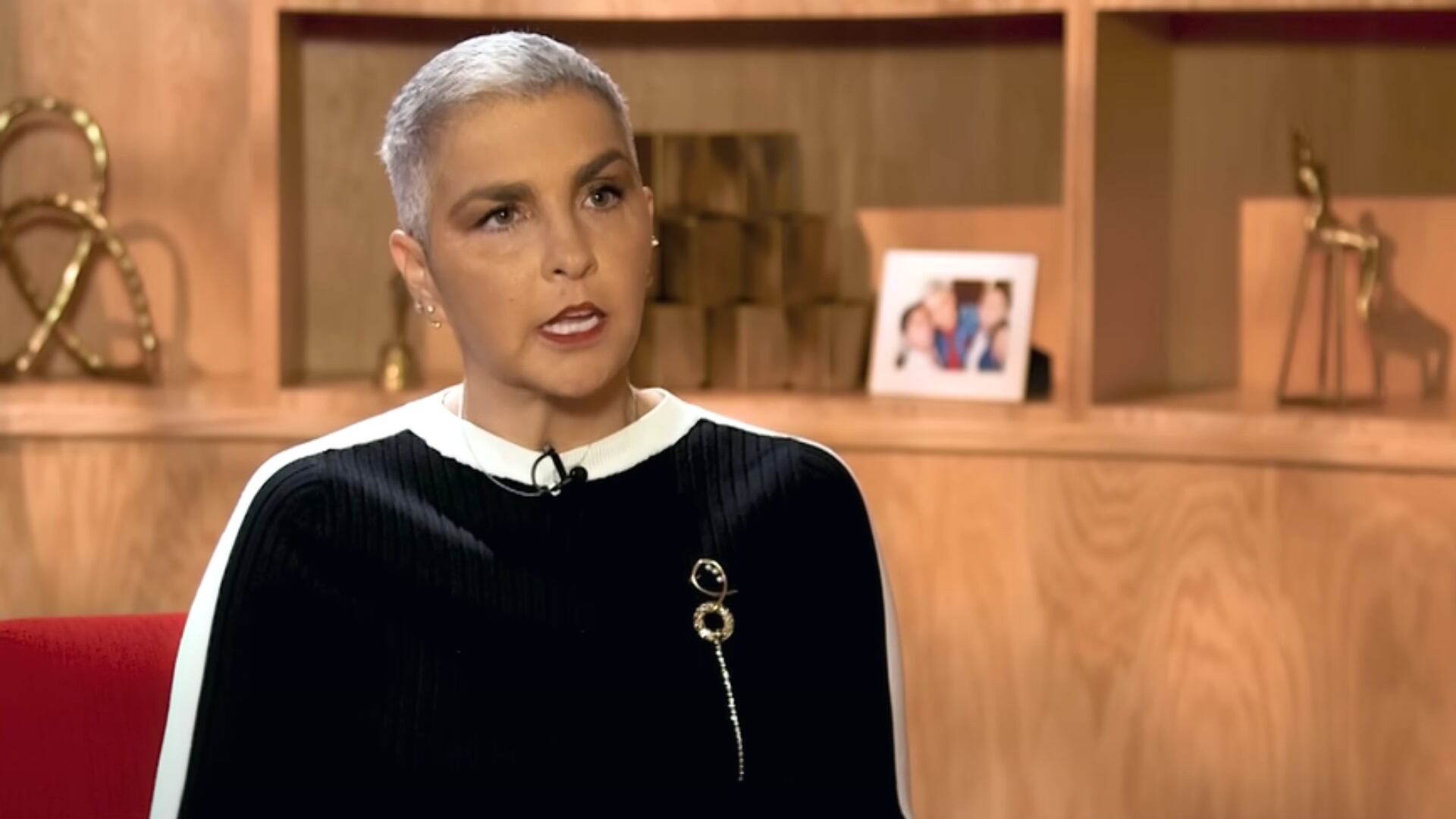 La cantante presentó inflamación en los nervios de la médula espinal que afectaron la movilidad de su pierna derecha (YT: PatiChapoy)