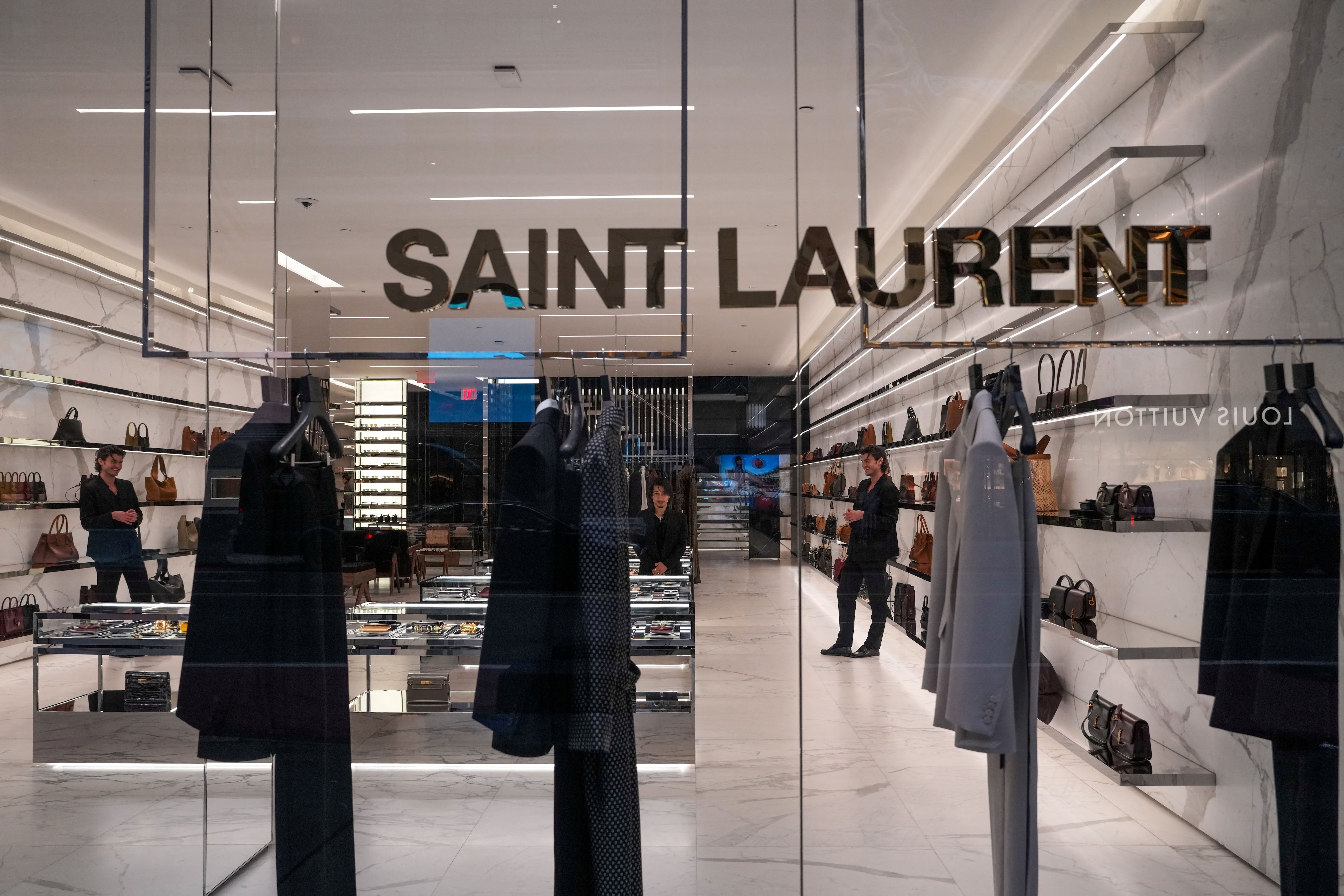 Tienda de Yves Saint Laurent en nueva York (Foto: REUTERS/Adam Gray)