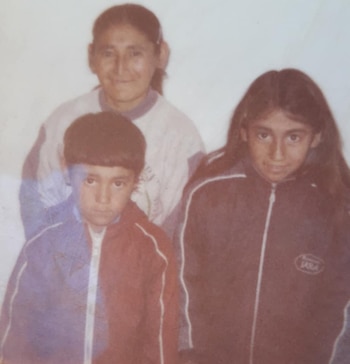 Eulalio de pequeño junto con