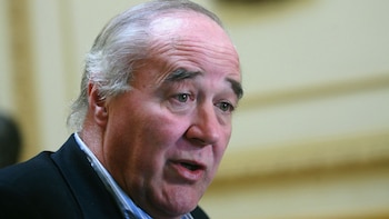 Víctor Andrés García Belaúnde pide