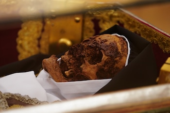 Detalle del cuerpo de Santa