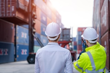 En la práctica, la normativa indica que cada operación deberá identificar con mayor precisión la unidad de carga utilizada, evitando descripciones genéricas o inconsistentes que puedan generar observaciones (Foto: Shutterstock)