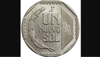 Con una drástica conversión monetaria,