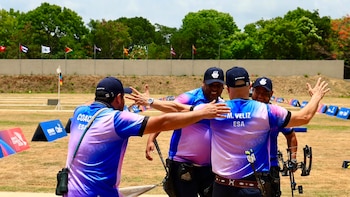 El Salvador logra doble oro histórico en tiro con arco compuesto en Santo Domingo 2026