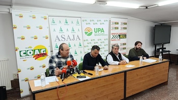 Convocan una movilización y una