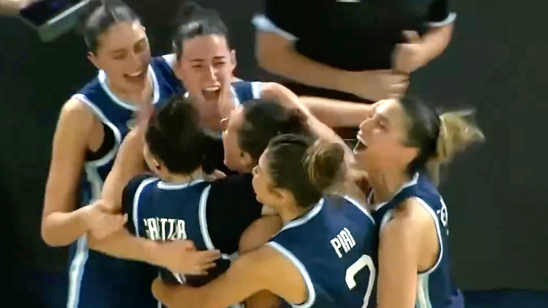 El festejo de las chicas argentinas en México (Captura de video)