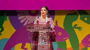 Clara Brugada ‘presume’ fuerza política durante su Segundo Informe de Gobierno: la acompañan miembros de la SCNJ, gobernadores y madres buscadoras