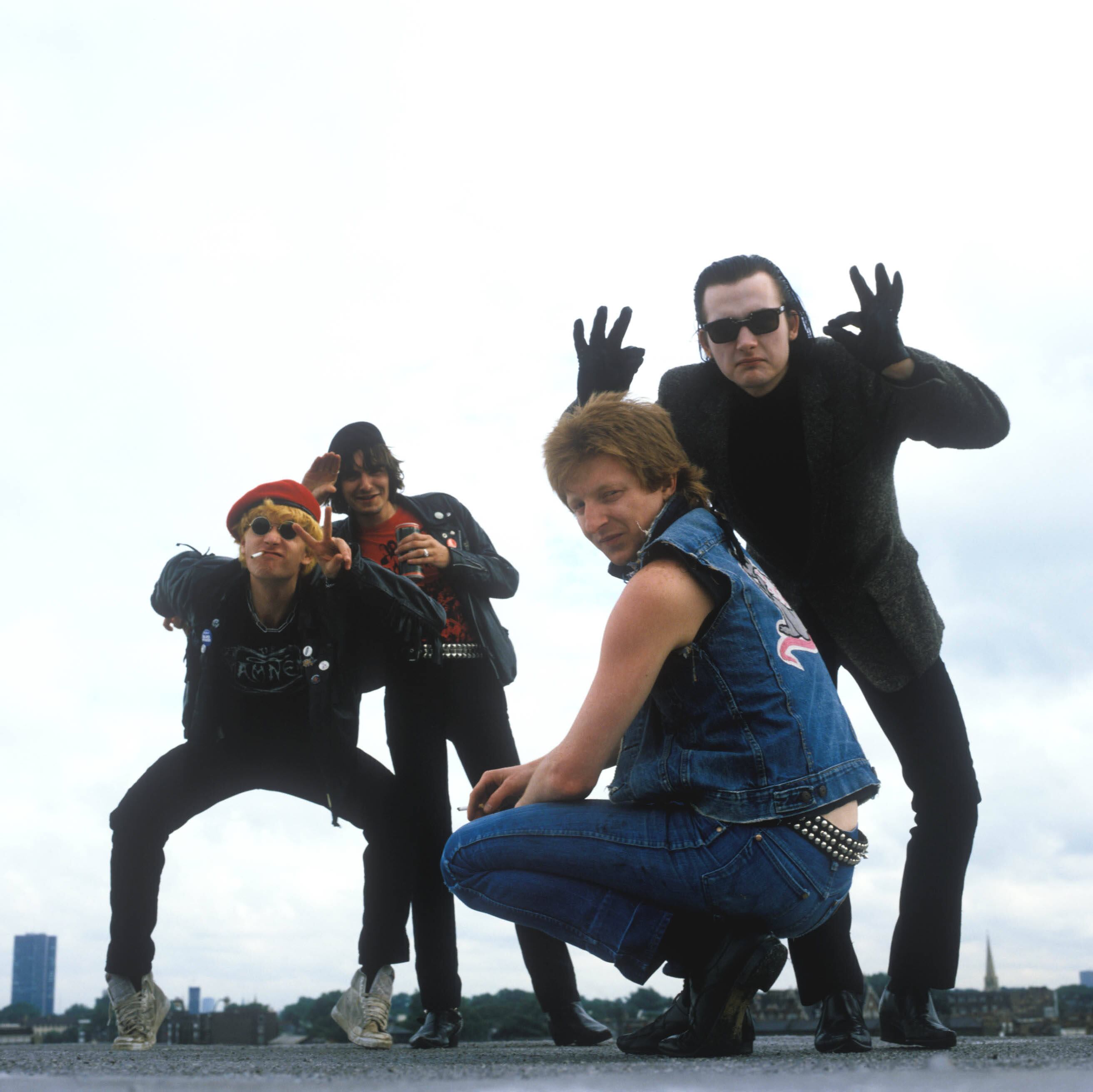 La historia de The Damned está marcada por rupturas, tensiones y cambios de integrantes, sumando hasta 33 músicos a lo largo de cinco décadas (Avalon.red)