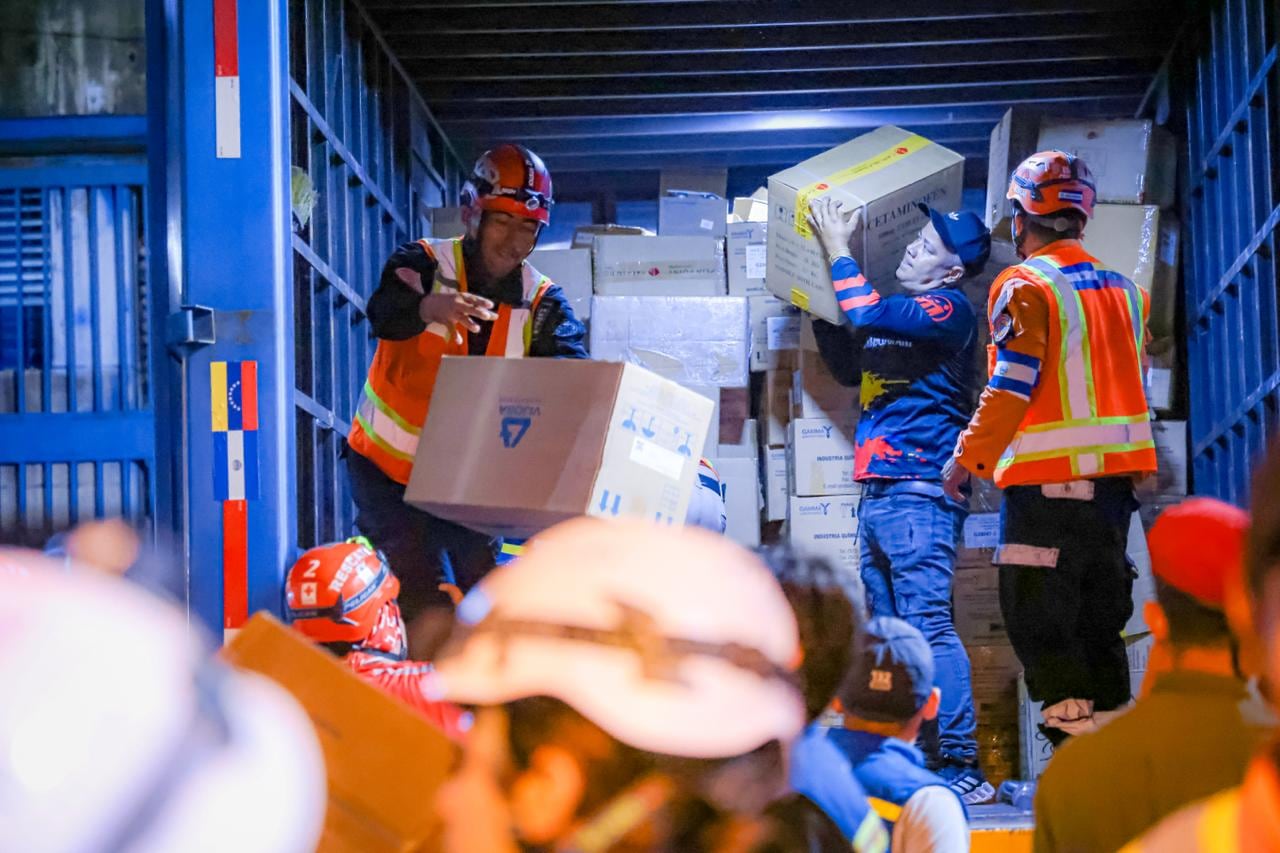 La misión de El Salvador distribuyó más de 24 toneladas de medicamentos en cinco hospitales de La Guaira en dos días. (Foto cortesía Secretaría de Prensa)