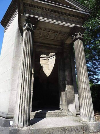 Louise Flignot y Léonce Evrard