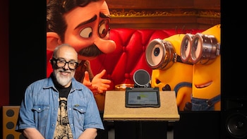 Álex de la Iglesia: "Estoy muy orgulloso de que haya esa 'manía' de doblar las películas en español"
