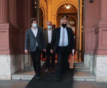 Alberto Fernández junto a Julio