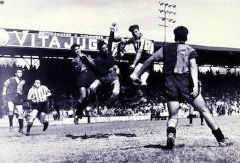 El primer partido del futbol