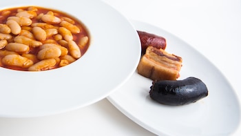 El restaurante de Gijón donde probar la mejor fabada del mundo: “Abrimos en 1986 y nos especializamos en sidra con denominación de origen”