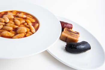 La fabada de la sidrería Río Astur (Web del restaurante)