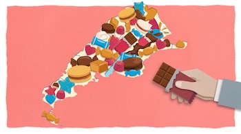Mapa de Argentina hecho con alfajores, caramelos, chocolates y gomitas. Una mano sostiene una barra de chocolate. Fondo rojo pastel con textura de papel.
