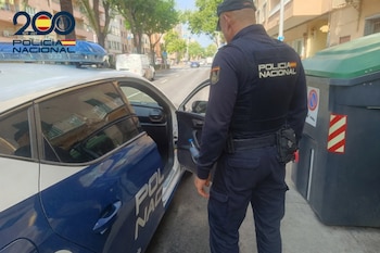 20/02/2026 Agente de la Policía Nacional frente a un coche patrulla.
ESPAÑA EUROPA ISLAS BALEARES SOCIEDAD
POLICÍA NACIONAL