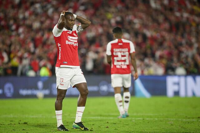 Hugo Rodallega tuvo vairas situaciones claras durante el partido, pero Washington Aguerre mantuvo su arco en cero - credito Colprensa