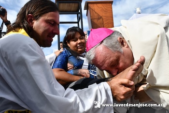 Monseñor Colombo y el cura "Tano" Angellotti