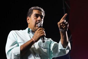 Maduro tiene al menos 1.905