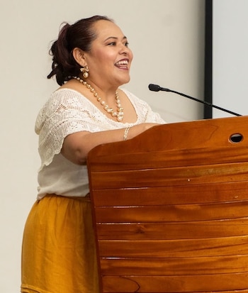 La magistrada presidenta del Poder Judicial de Oaxaca, Erika María Rodríguez Rodríguez, encabezó la toma de protesta de las nuevas personas integrantes de la comisión, en un acto que contó con la presencia del gobernador Salomón Jara como testigo de honor