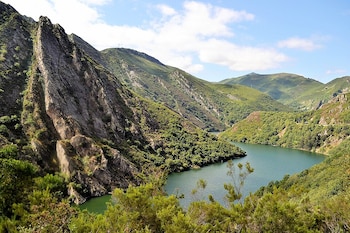 El río Narcea es el segundo río más largo en extensión de Asturias. Atrae cada año a pescadores. (Wikimedia/Hibiscus7)